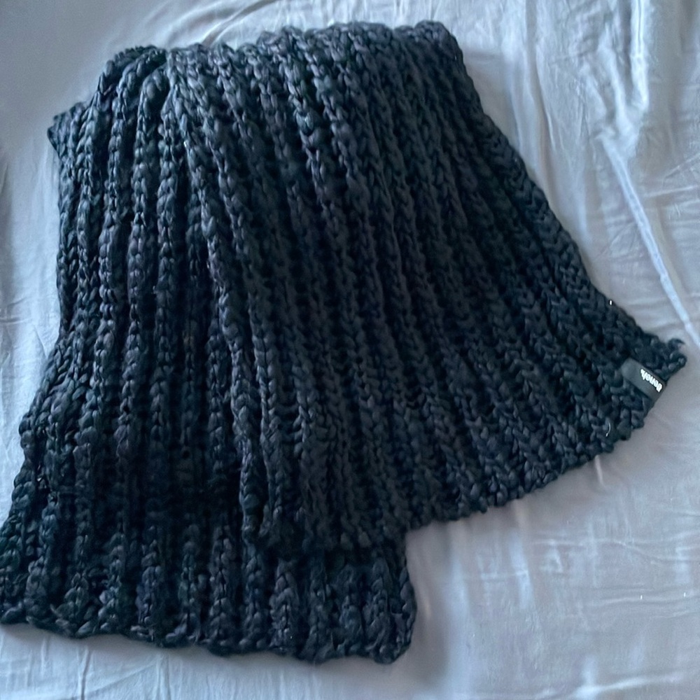 (NWOT)Bench winter scarf